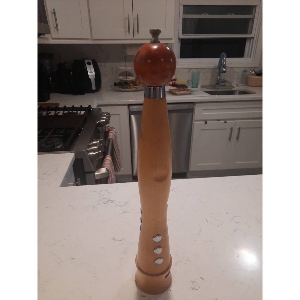 Vtg William Bounds 18" Tall Wooden Pepper Mill Grinder